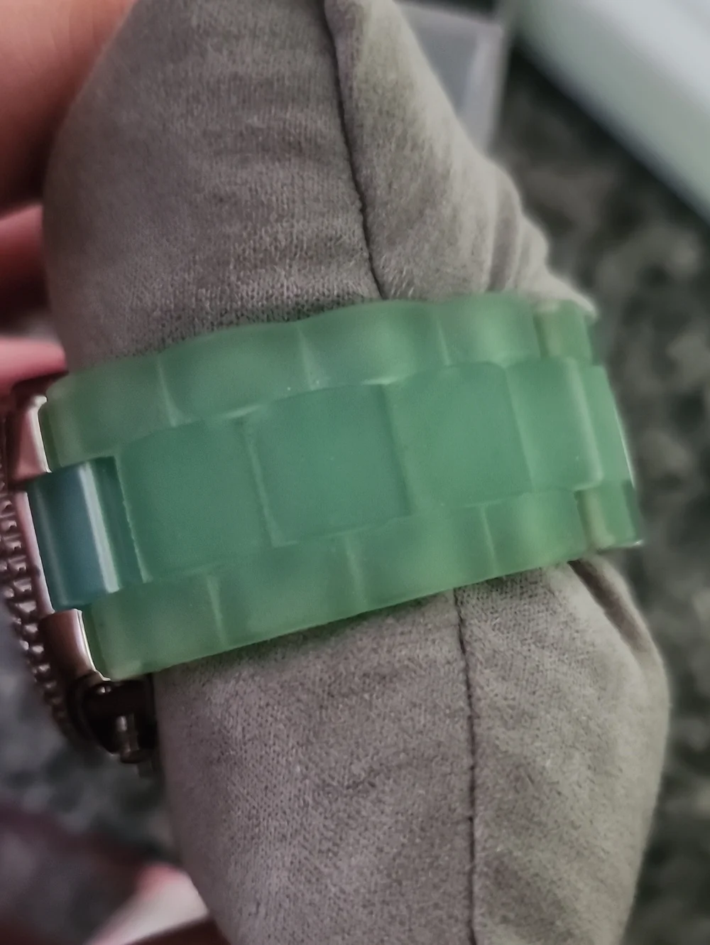 NIB GUESS Chronograph Swarovski Crystal Bezel Aqua Green Strap-